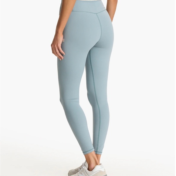 Vuori AllTheFeels Legging NWT. Size small. - Picture 5 of 6